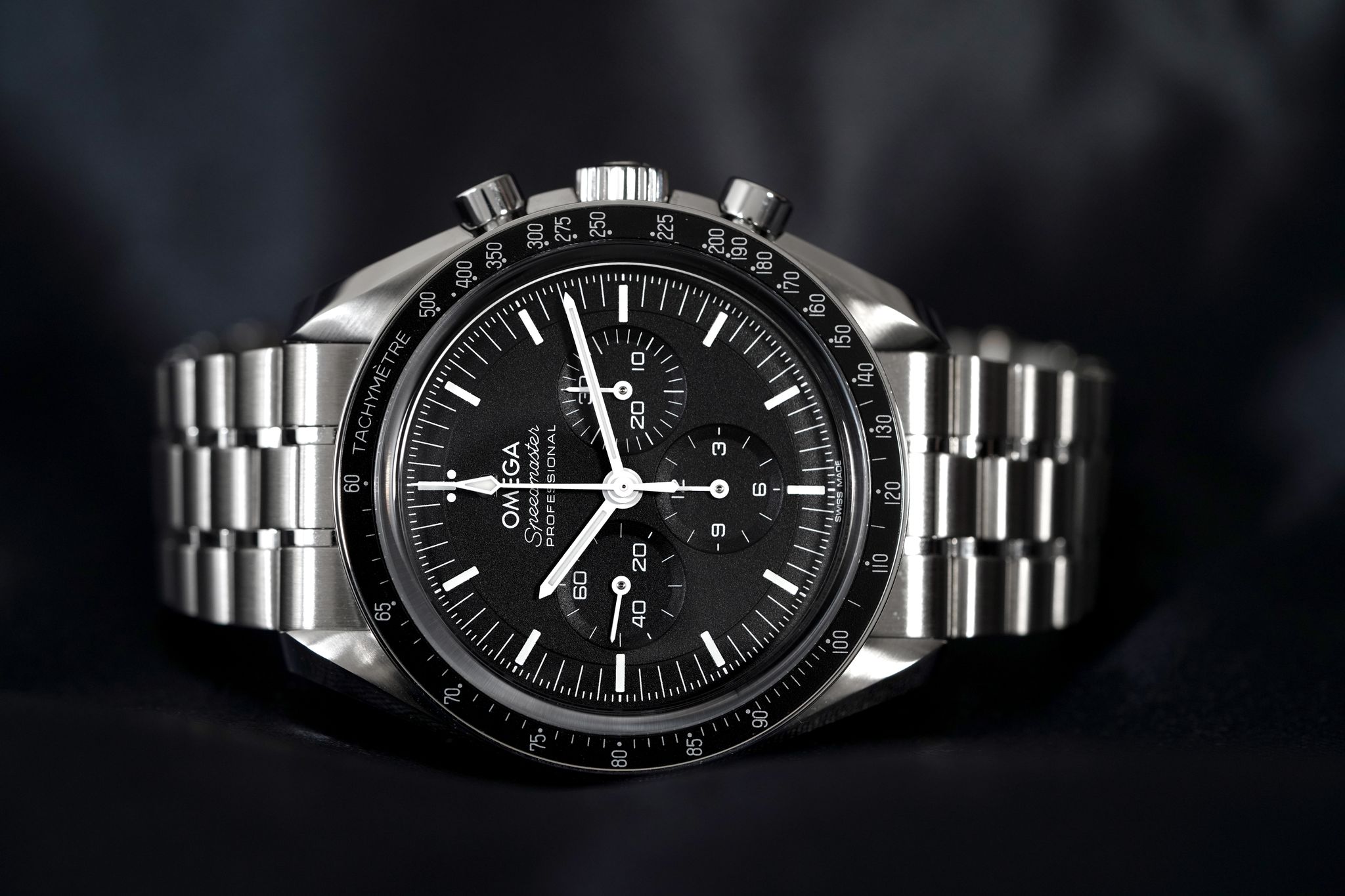 オメガ　時計 世界で唯一の “ムーンウォッチ” オメガ スピードマスター ムーン